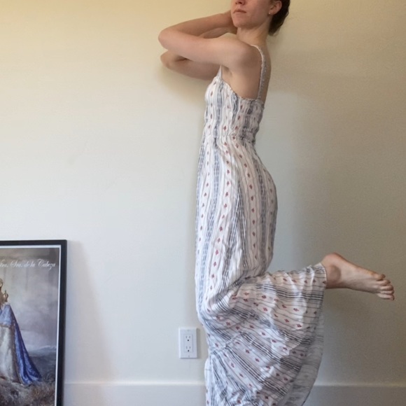 Cottagecore ruched maxi dress with floral vintage wallpaper motif! - Picture 2 of 5